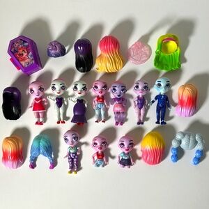 Zombaes Forever Dolls Wigs Accessories Set 0f 22 (OA2)